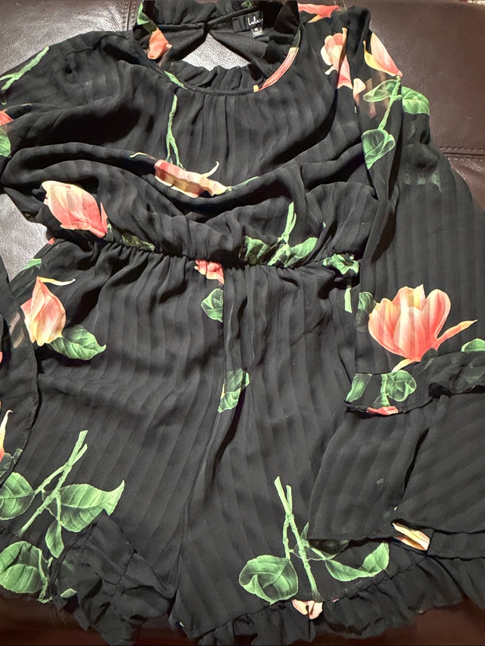 Lulu's Black Floral Ruffle-Trim Long-Sleeve Tunic with Peach Blooms